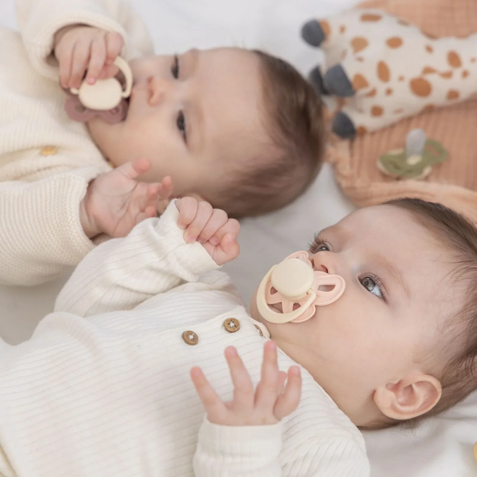 Mooma Clown & Butterfly Soothers 6-18 months Pack of 2 - Brownish Purple & Baby Pink - Image 3